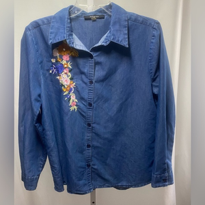 August Silk embroidered flowers‎ w faux pearl detail button down shirt sz L